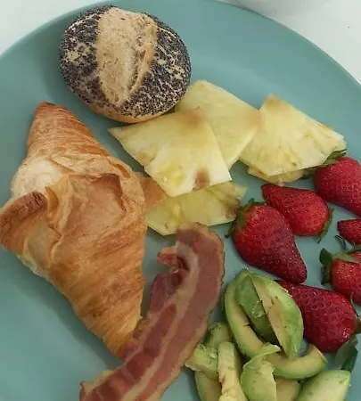 Bowen, Luxury Гостевой дом Лагуш