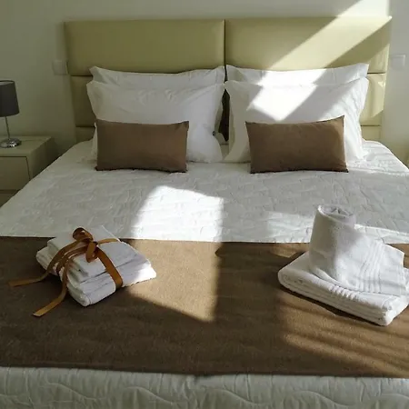 Bowen, Luxury 4* Lagos