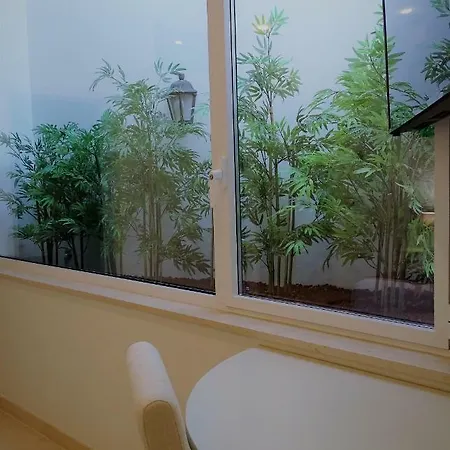 Bowen, Luxury Gæstehus Lagos