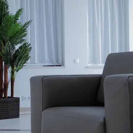 Guest house Bowen, Luxury Lagos