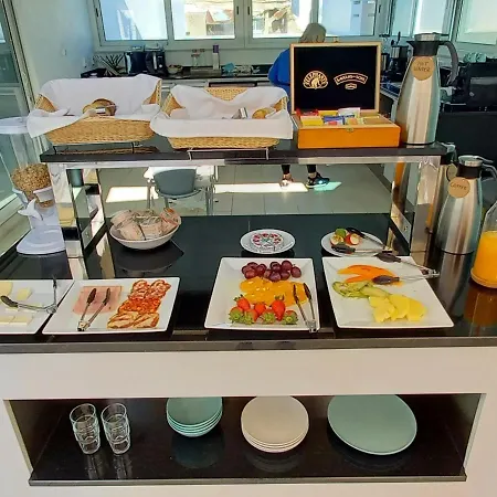 Bowen, Luxury 4*